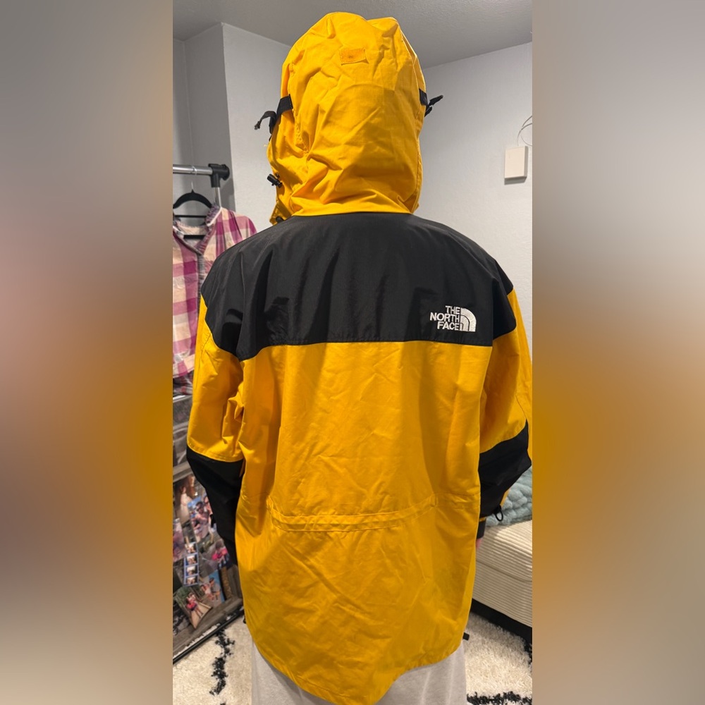 The North Face Gore-Tex Shell Jacket Yellow Black Men’s XL - Picture 12 of 17